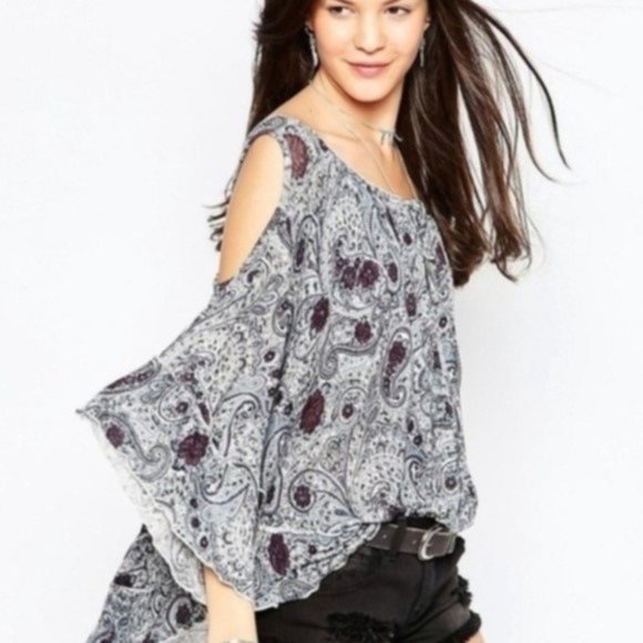 Free People - Cold shoulder paisley swing top - Size Medium - Picture 1 of 10